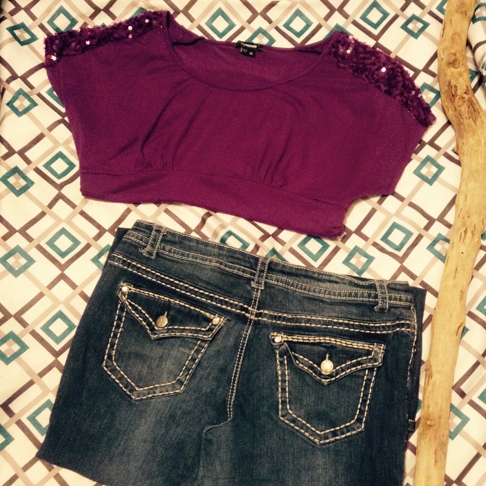 Blue jeans & a nice shirt💗